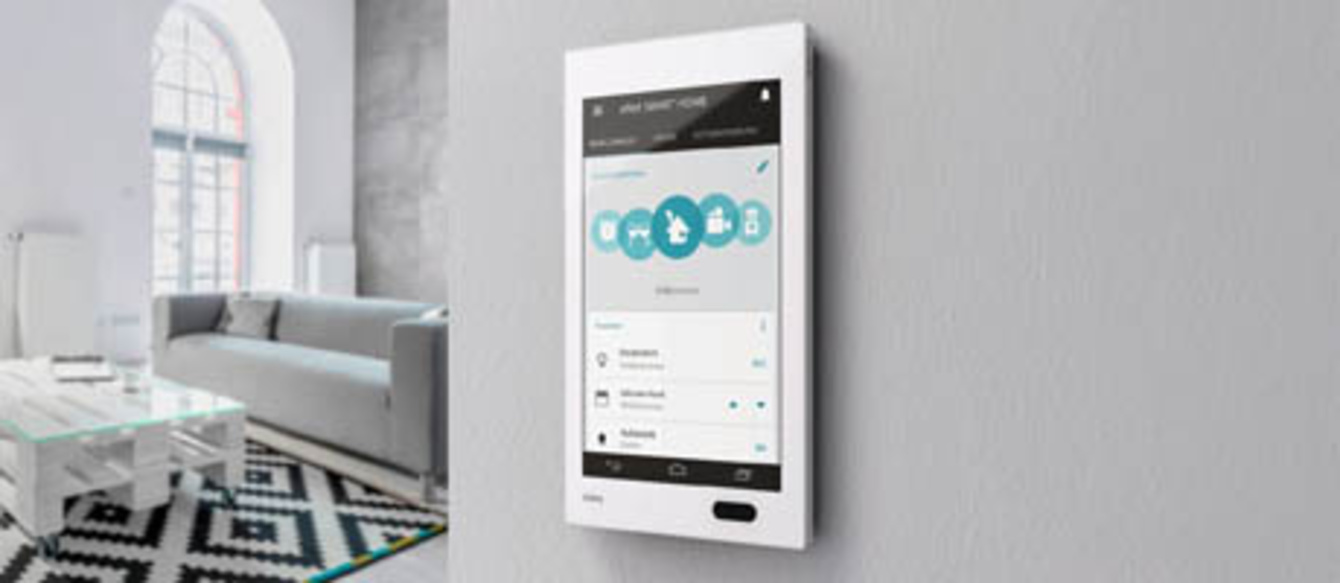 Bedienzentrale Gira G1 bei Elektro Komplett Bau GmbH in Lutherstadt Wittenberg